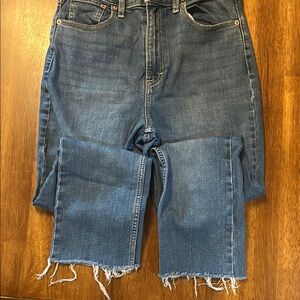 Casual Blue Denim Jeans with Frayed Hem